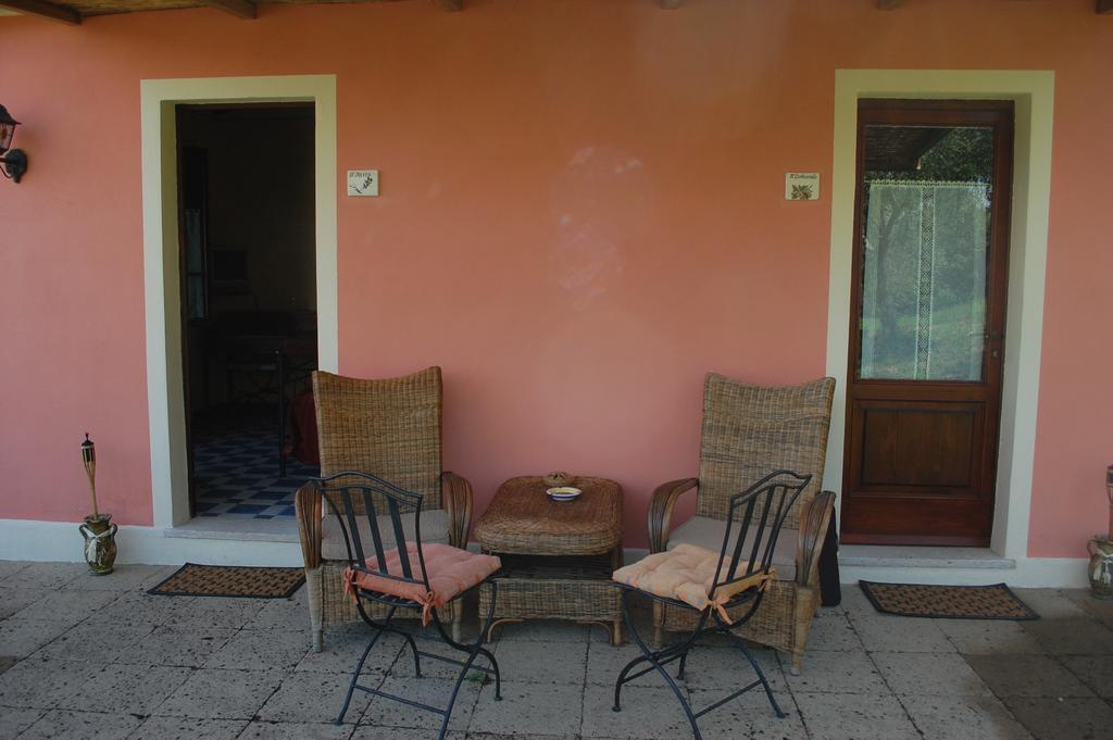 Il Pino Bed and Breakfast Vetulonia Δωμάτιο φωτογραφία